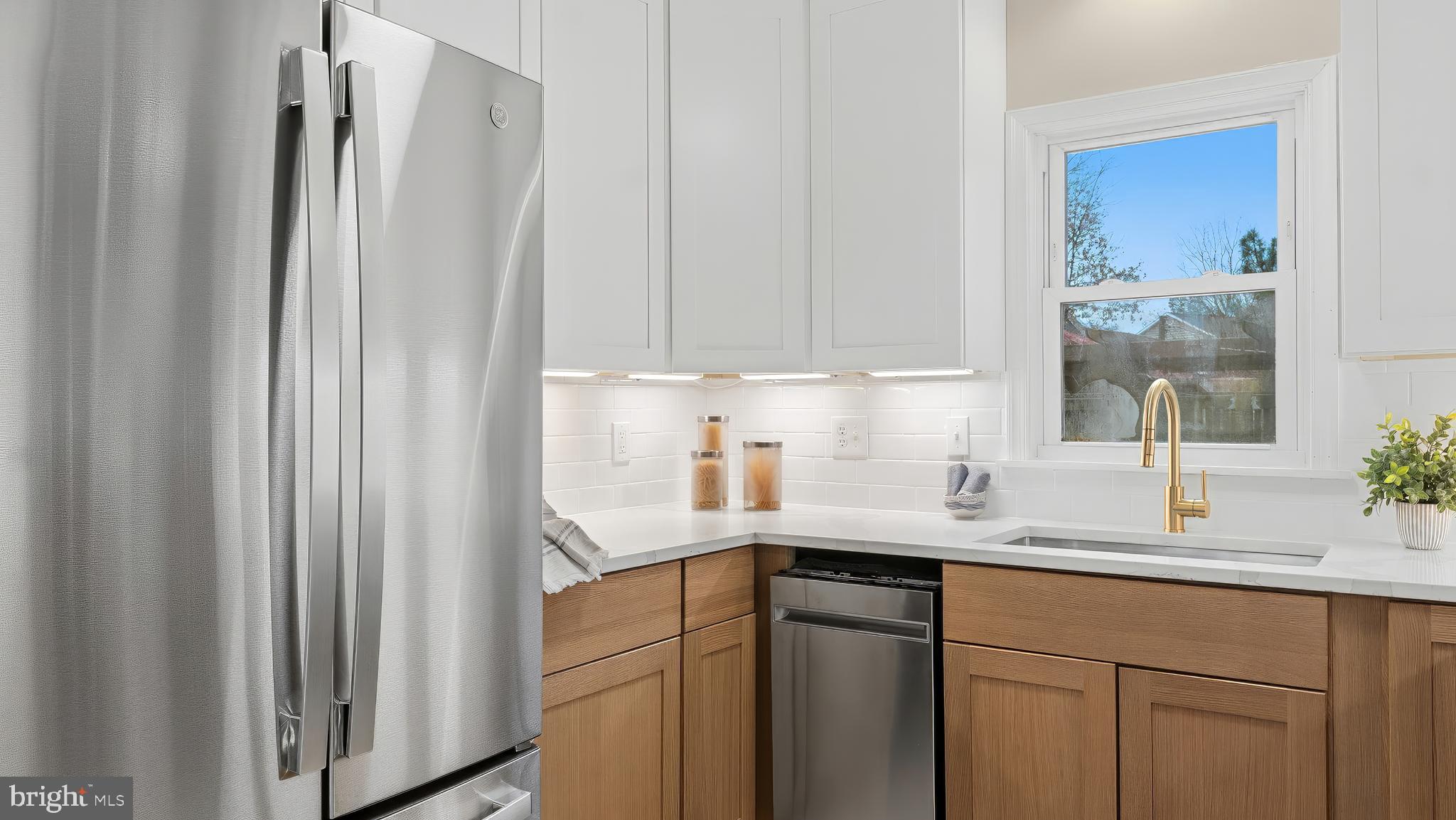 AVALON SHORES - Residential