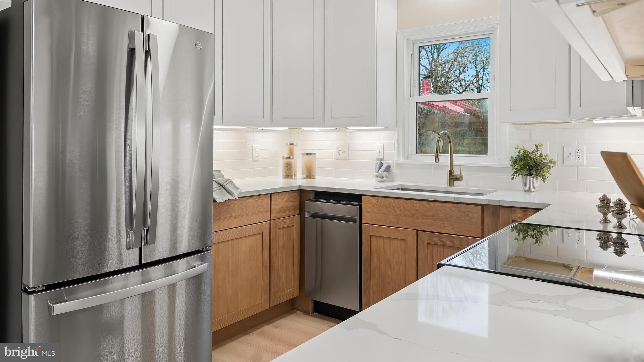 AVALON SHORES - Residential