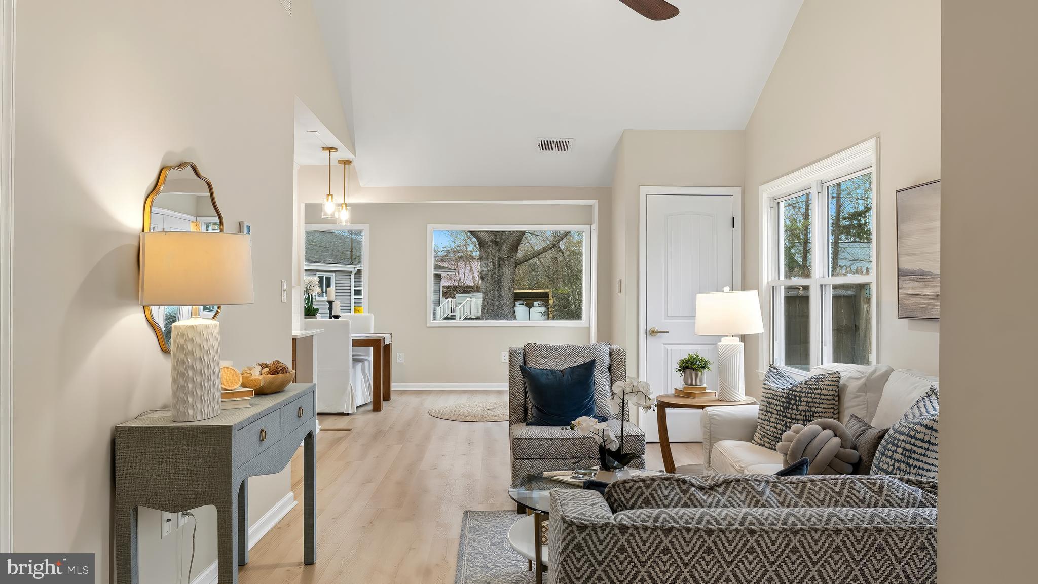 AVALON SHORES - Residential