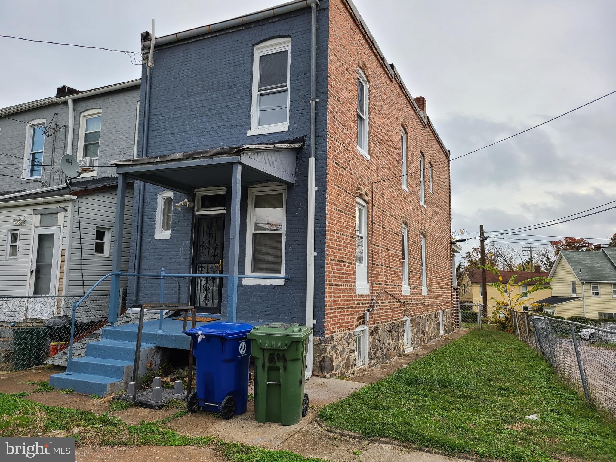 SAINT JOSEPHS - Residential Lease