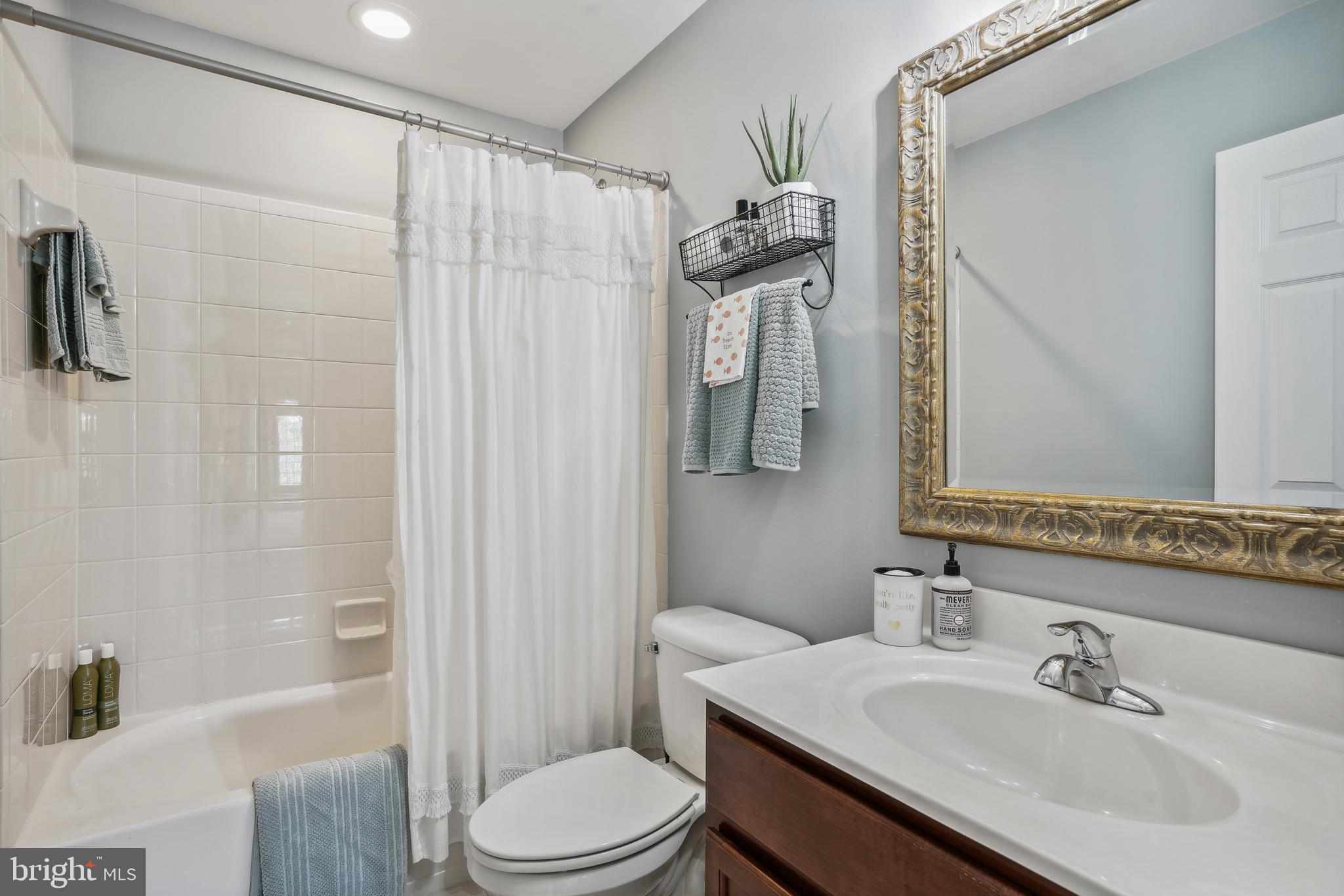 GIBSONS GRANT - Residential Lease