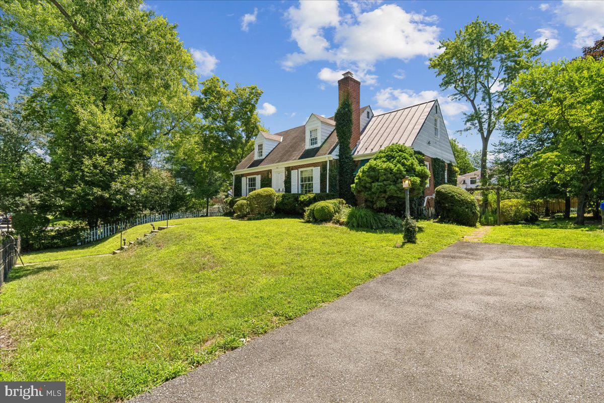 1011 W NOLCREST DRIVE