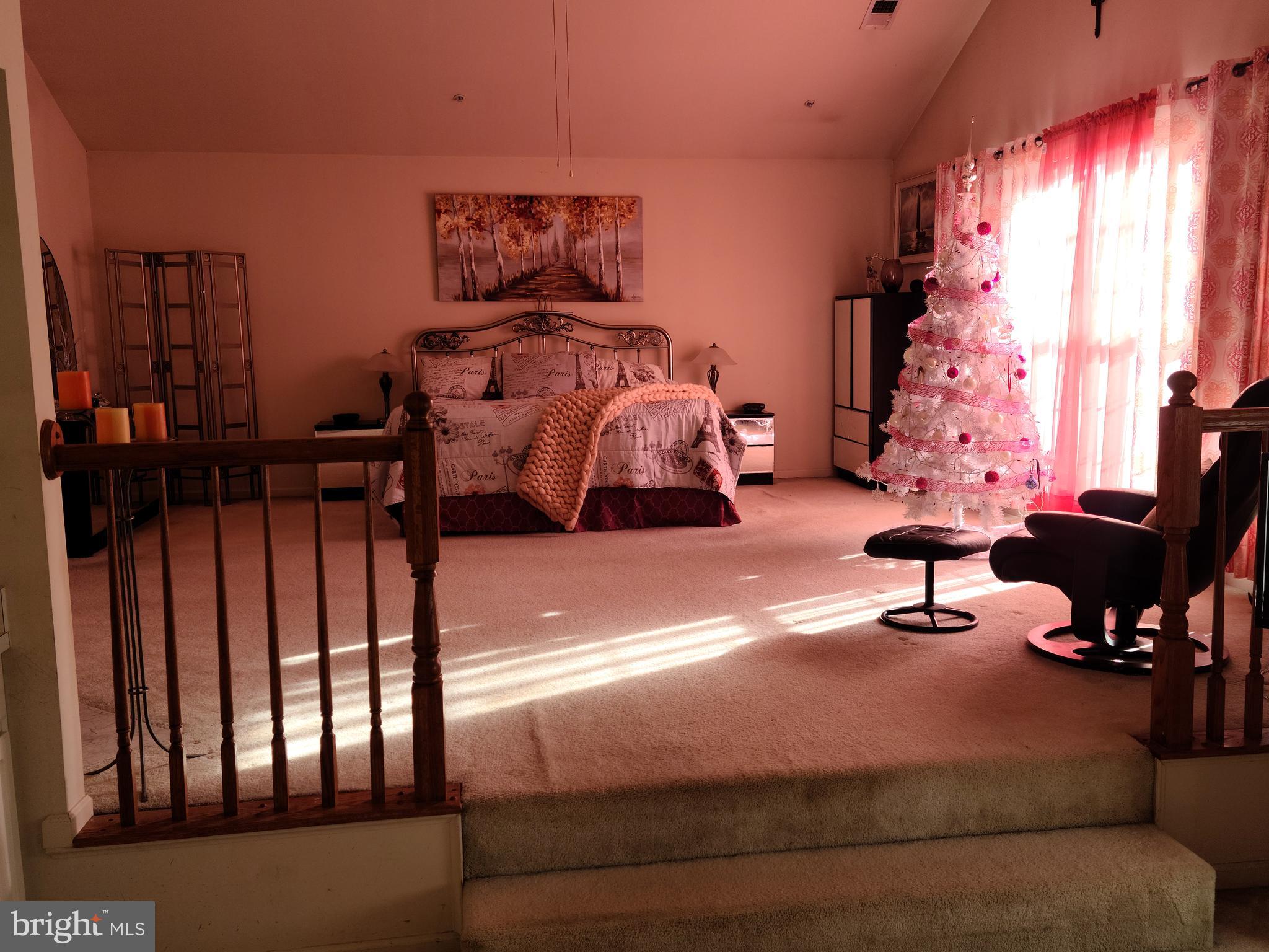 EAST HAMPTON - Residential