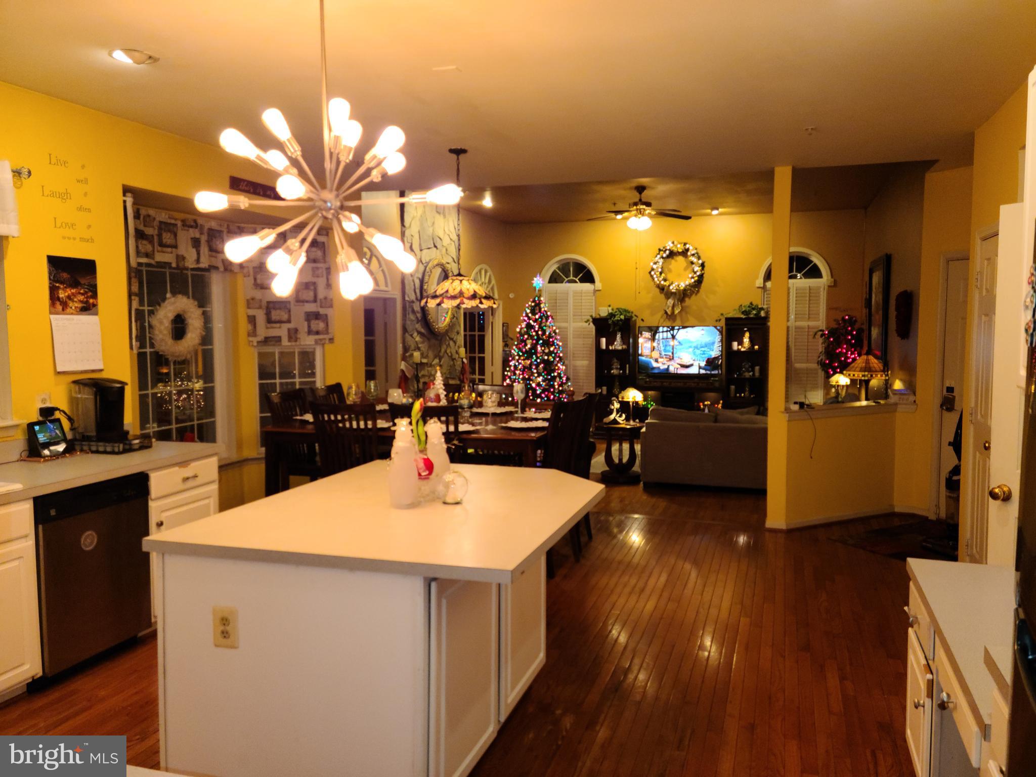 EAST HAMPTON - Residential