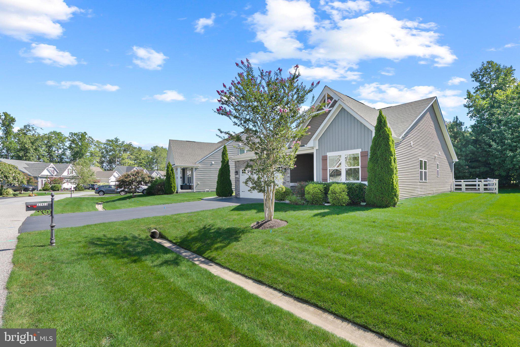 37423 WOODS RUN CIRCLE
