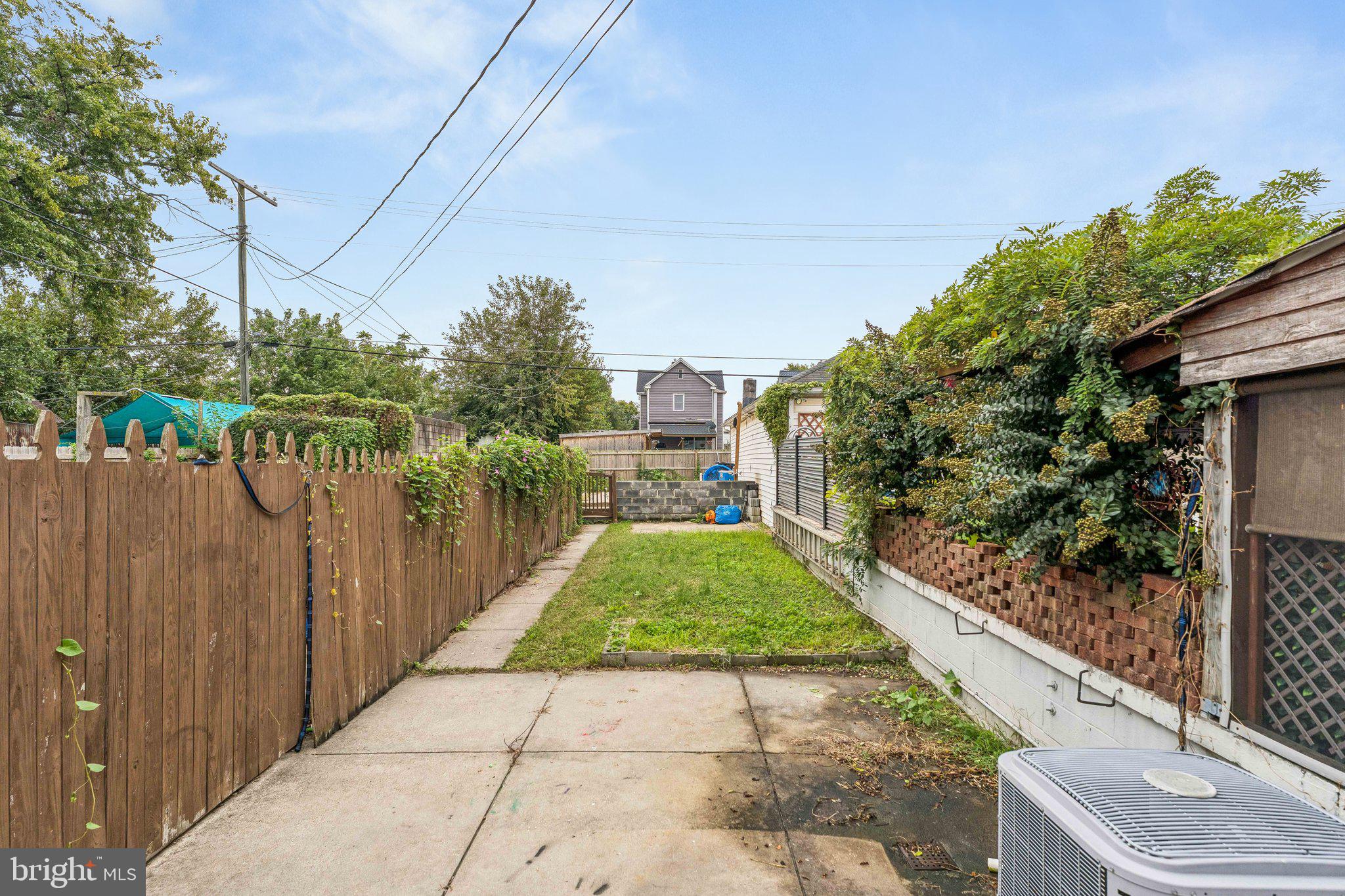 215 SAINT HELENA AVENUE