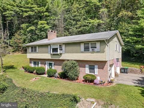 Homes For Sale - 141 Church Hill Road<br/> LEHIGHTON, PA 18235