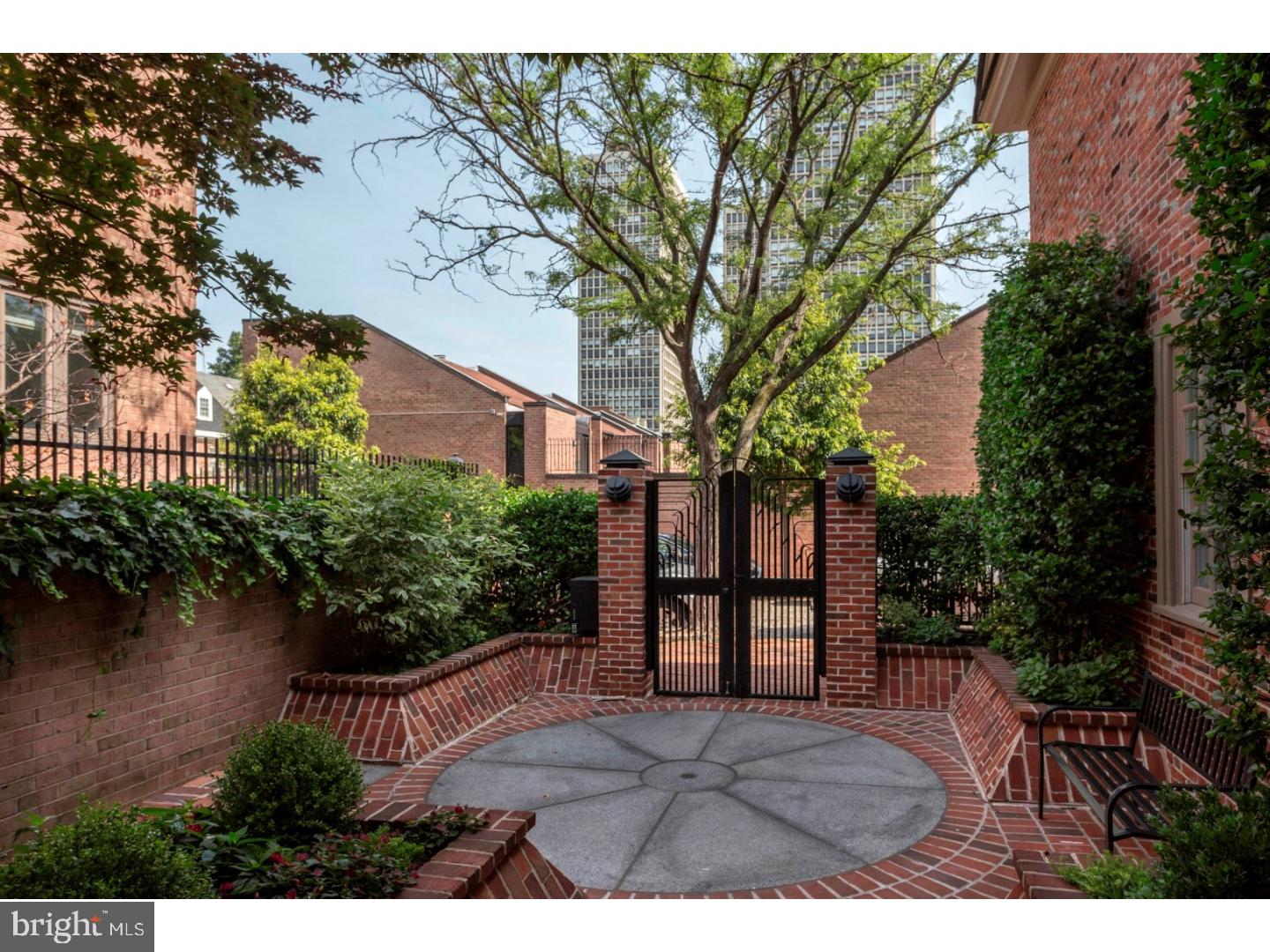 SOCIETY HILL - Residential