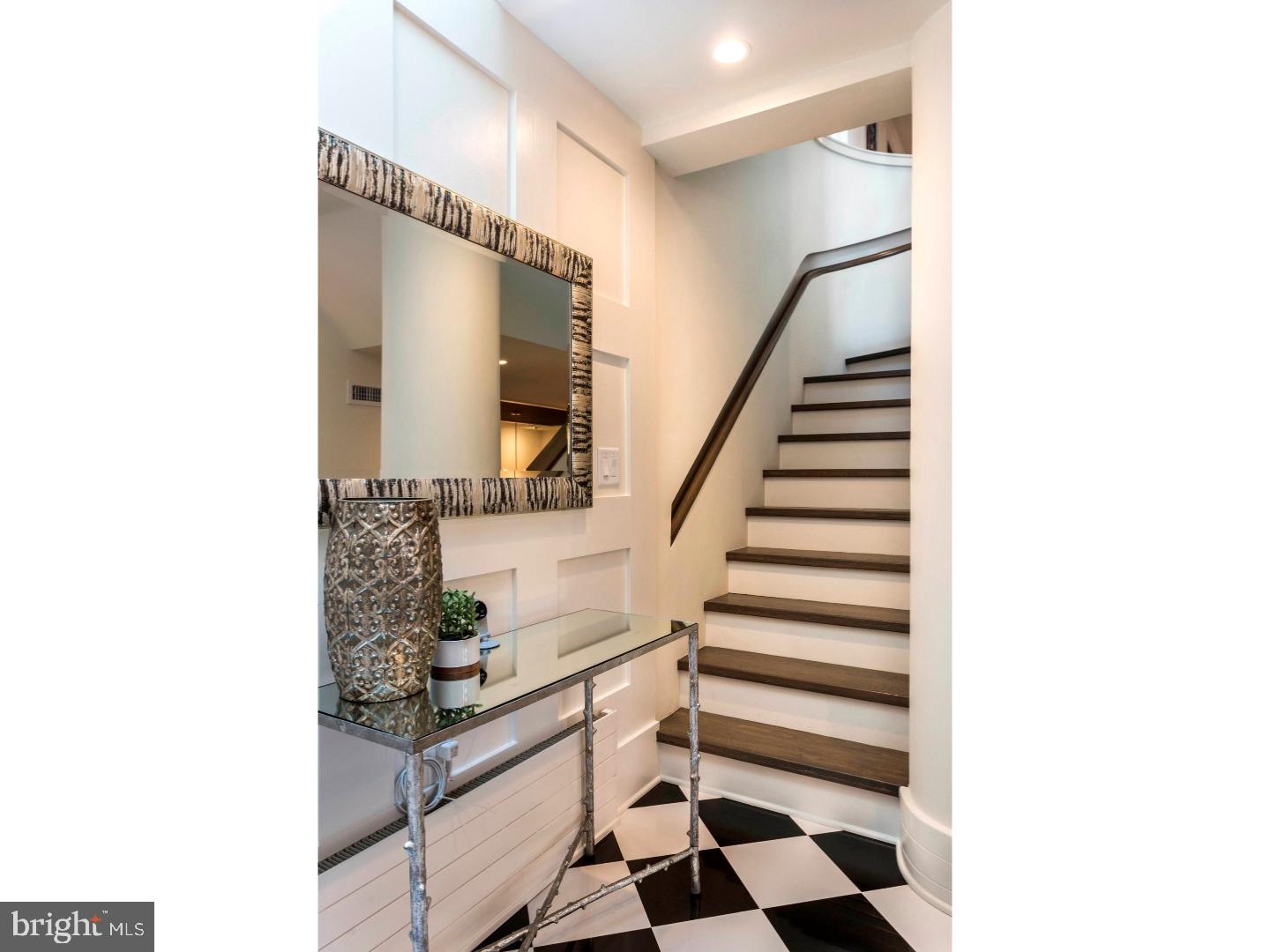 SOCIETY HILL - Residential