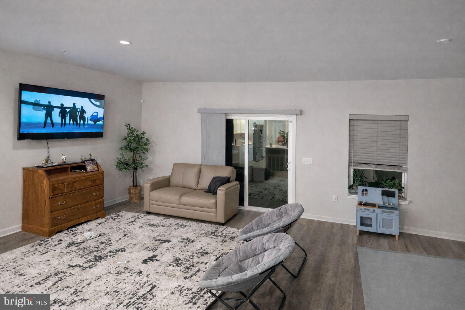 BRINLEY COURT - Residential