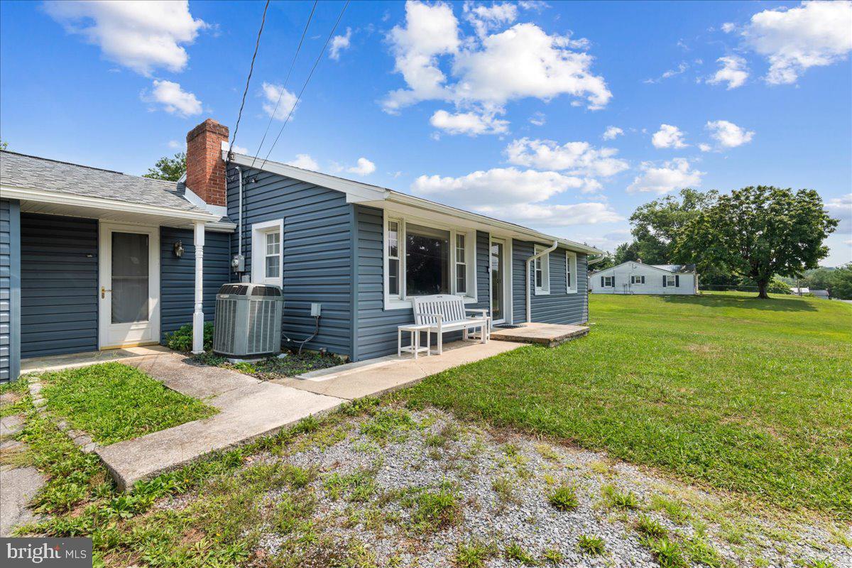 12331 WALNUT POINT W