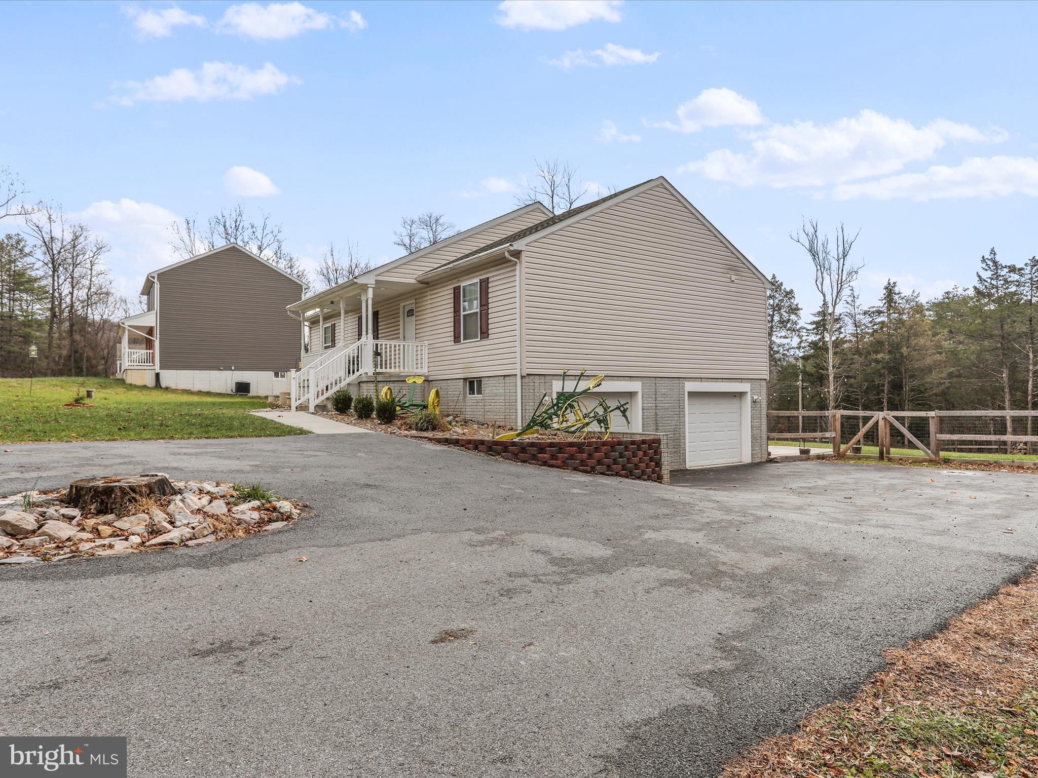 MOUNTAIN VIEW - Residential Lease