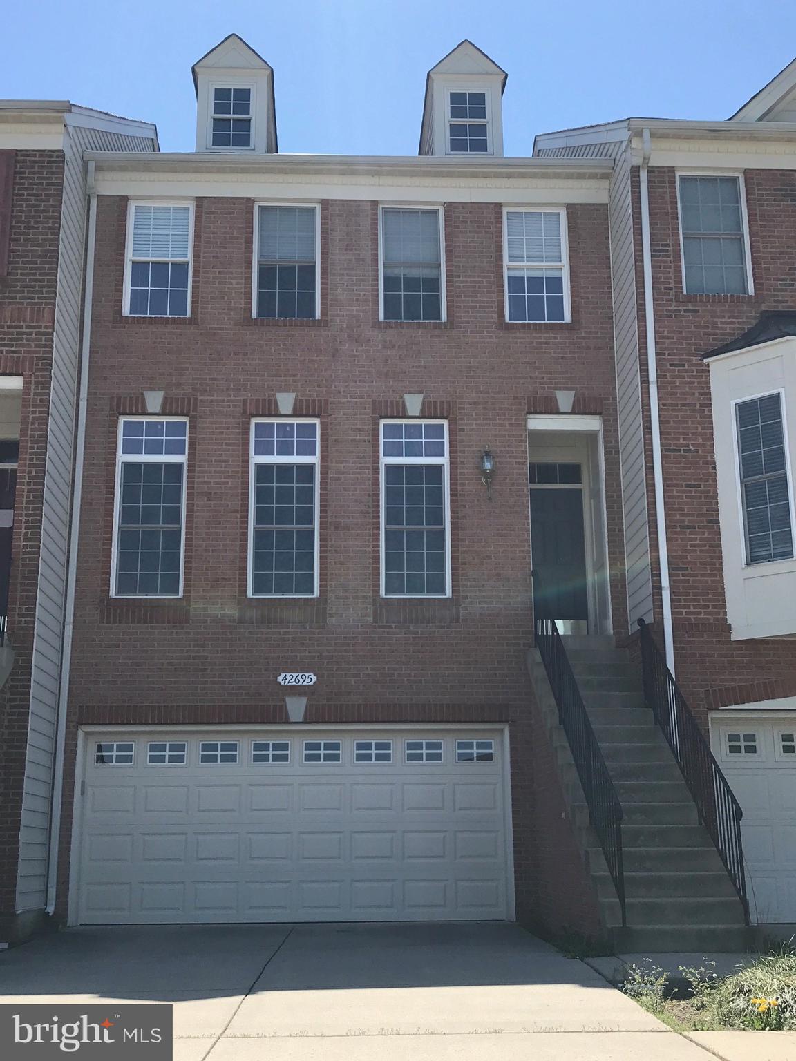 SOUTH RIDING - Residential Lease