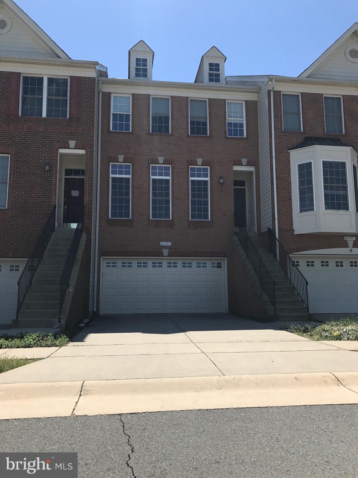SOUTH RIDING - Residential Lease