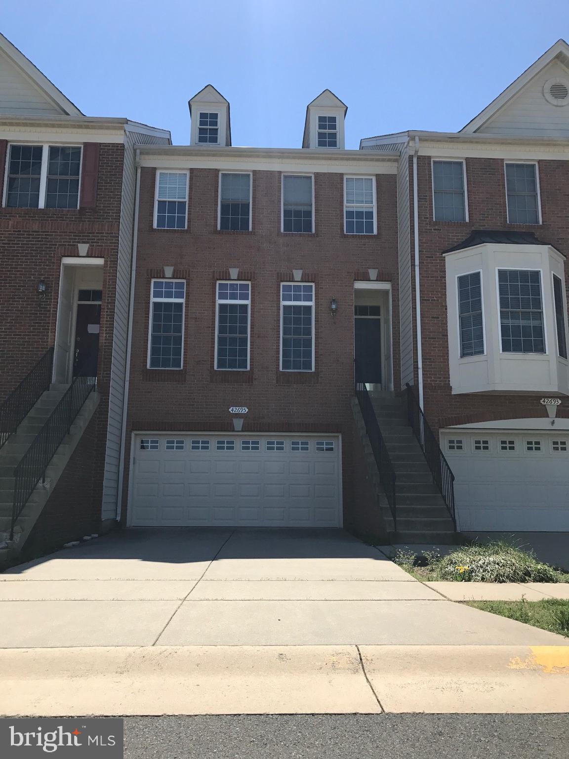SOUTH RIDING - Residential Lease
