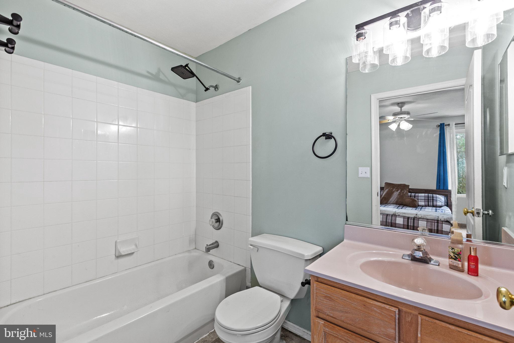 VILLAS ON WATERS EDGE - Residential