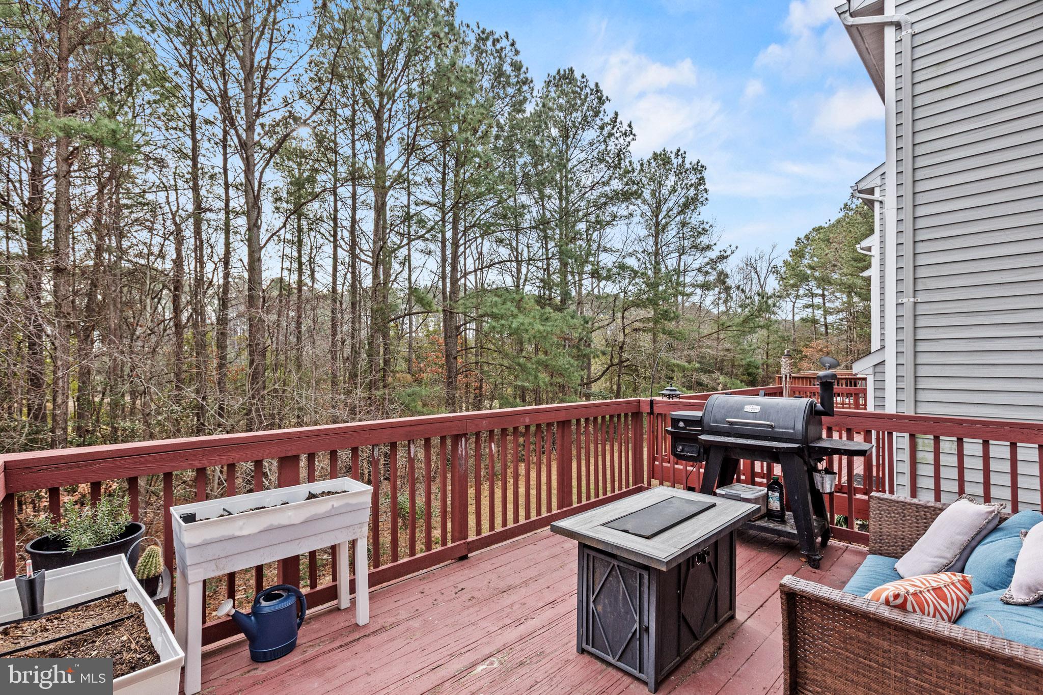 VILLAS ON WATERS EDGE - Residential