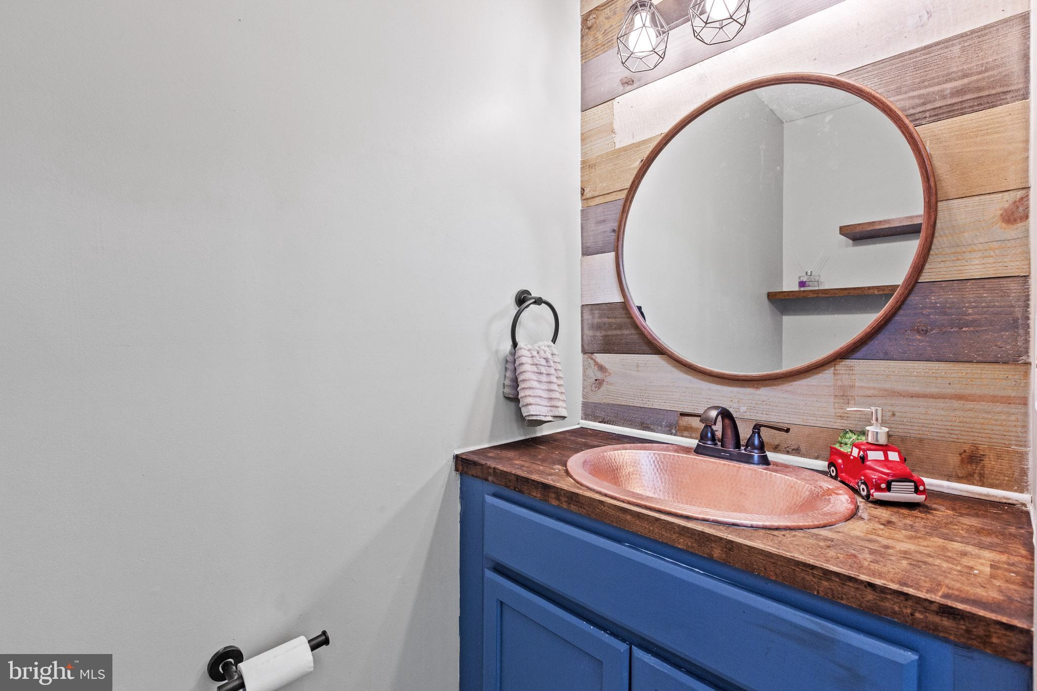 VILLAS ON WATERS EDGE - Residential