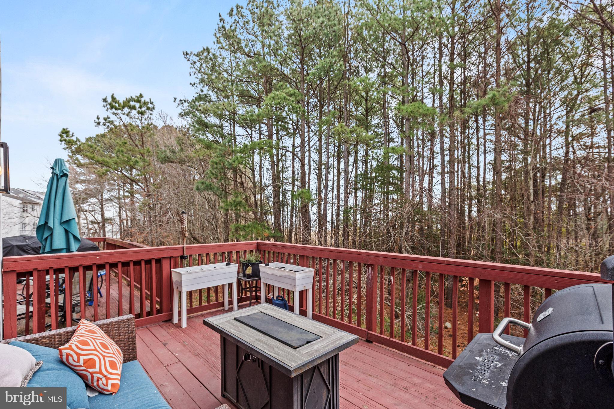 VILLAS ON WATERS EDGE - Residential