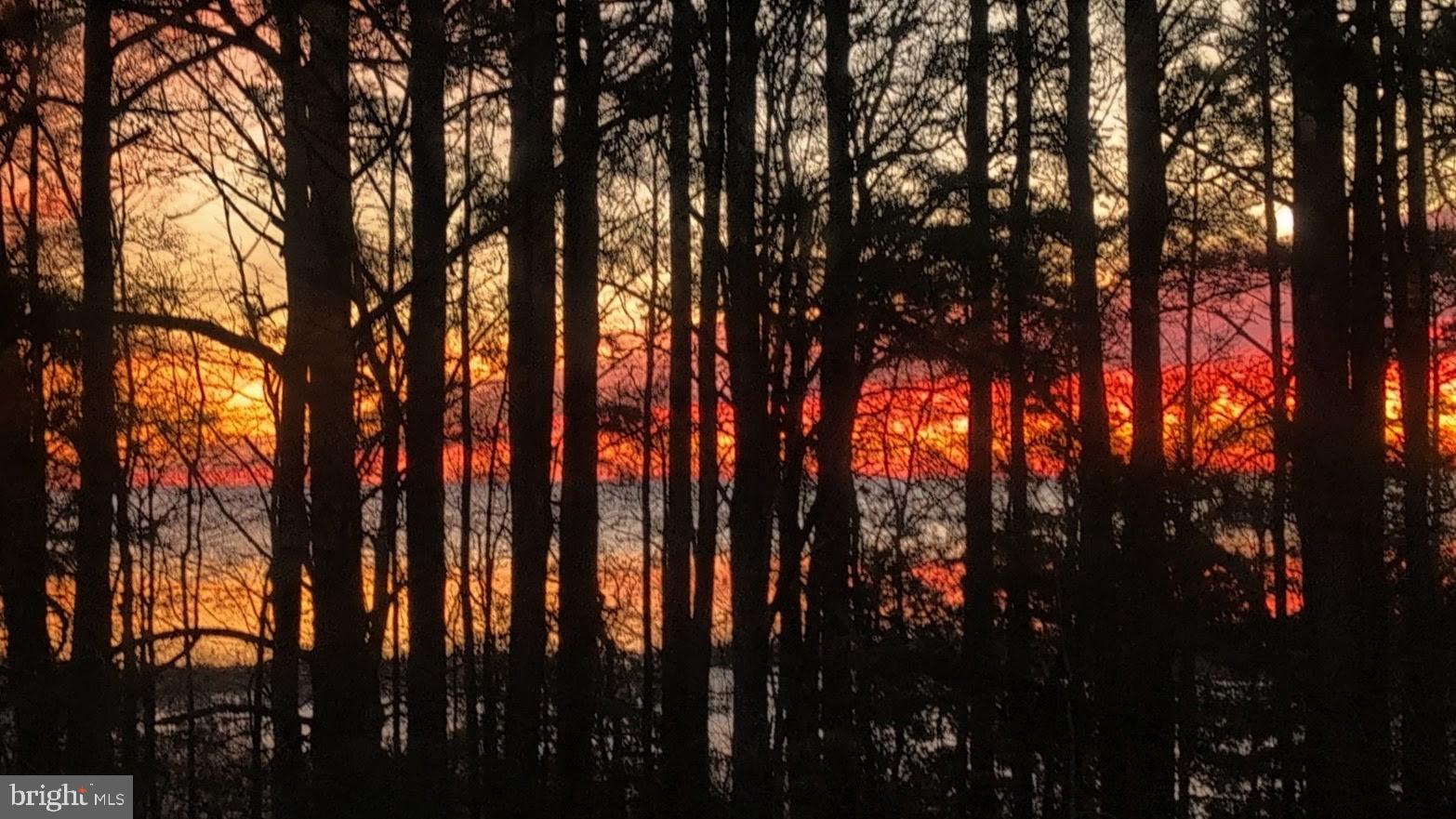 VILLAS ON WATERS EDGE - Residential