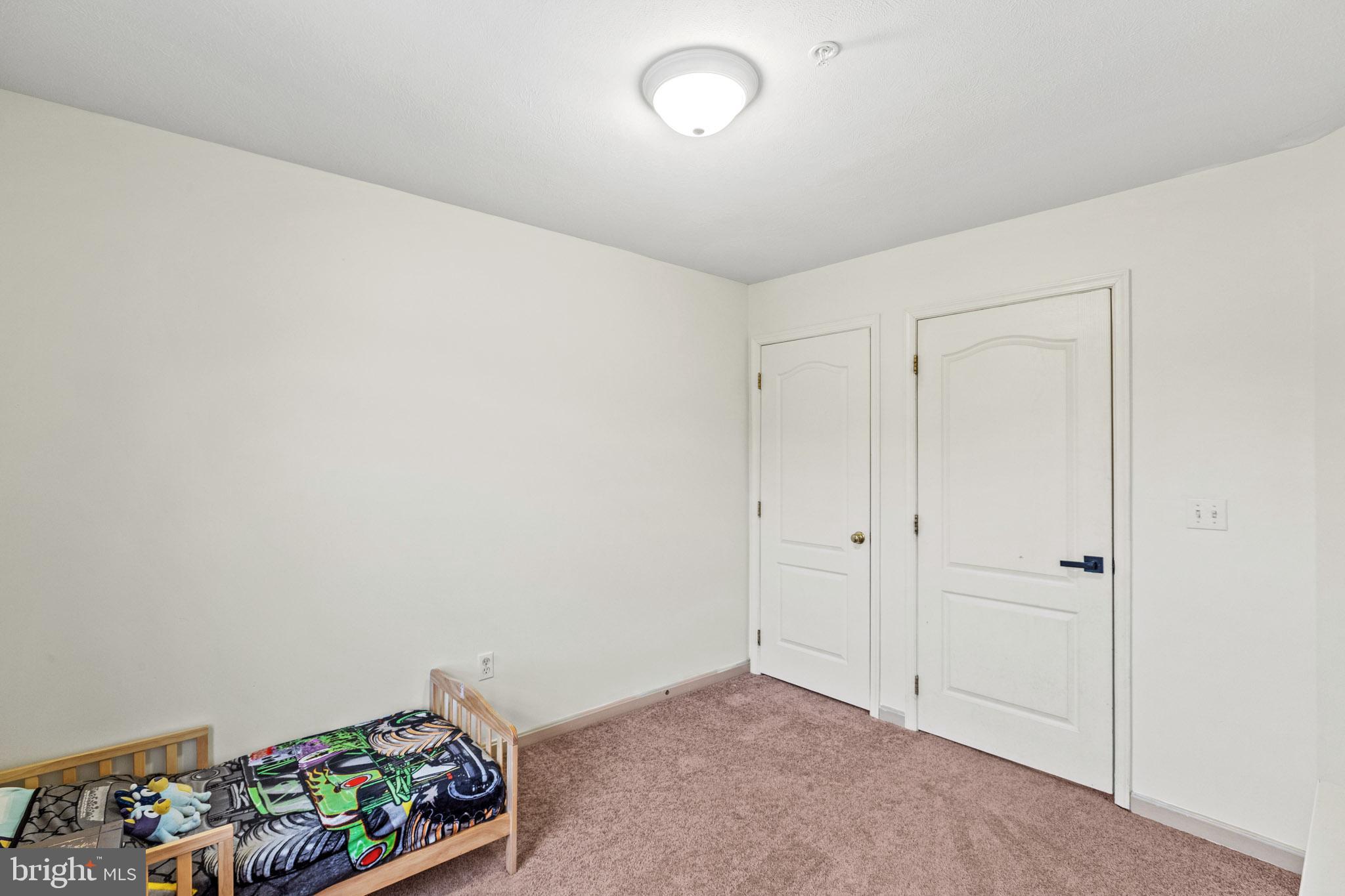 VILLAS ON WATERS EDGE - Residential