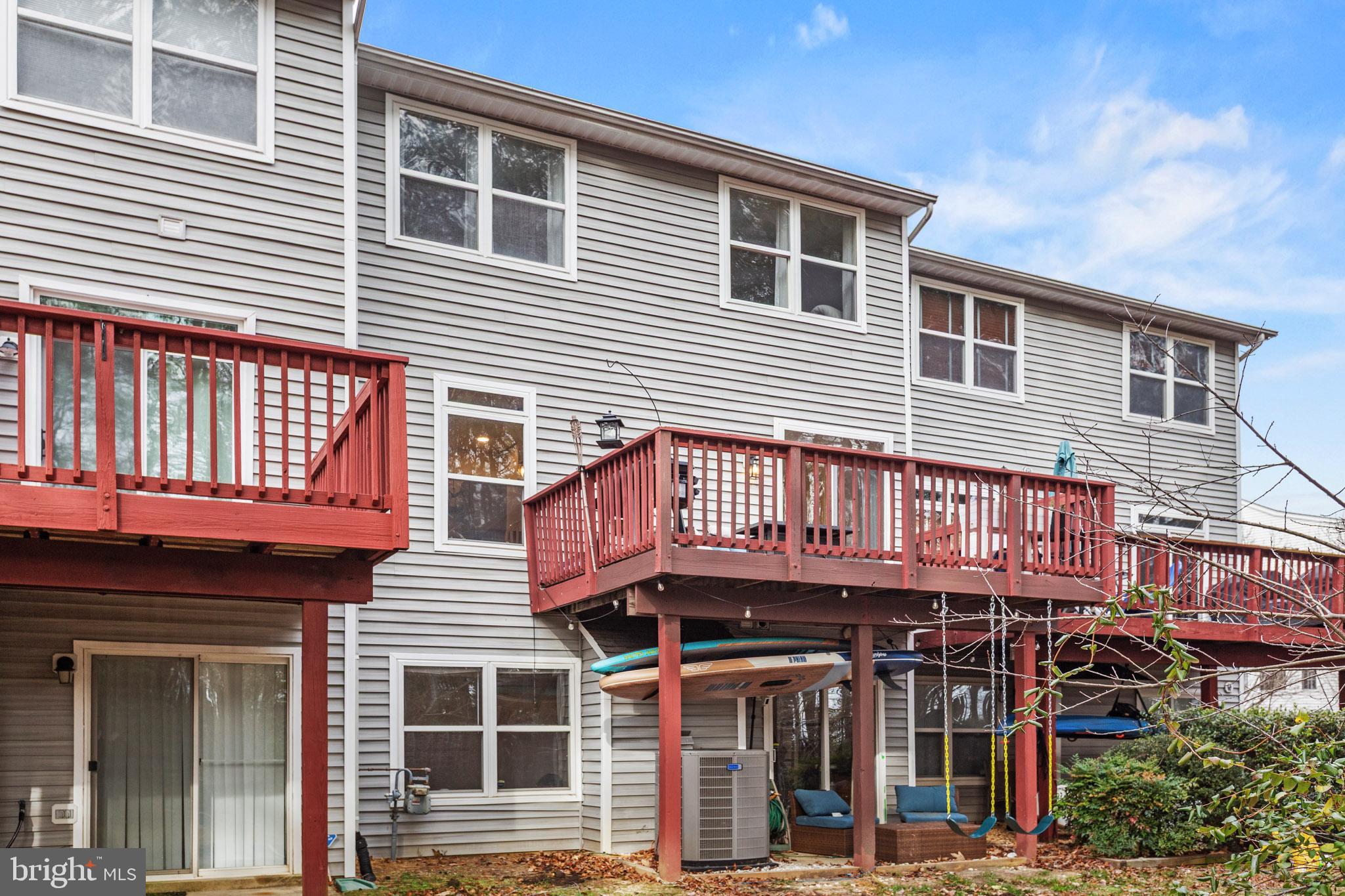 VILLAS ON WATERS EDGE - Residential