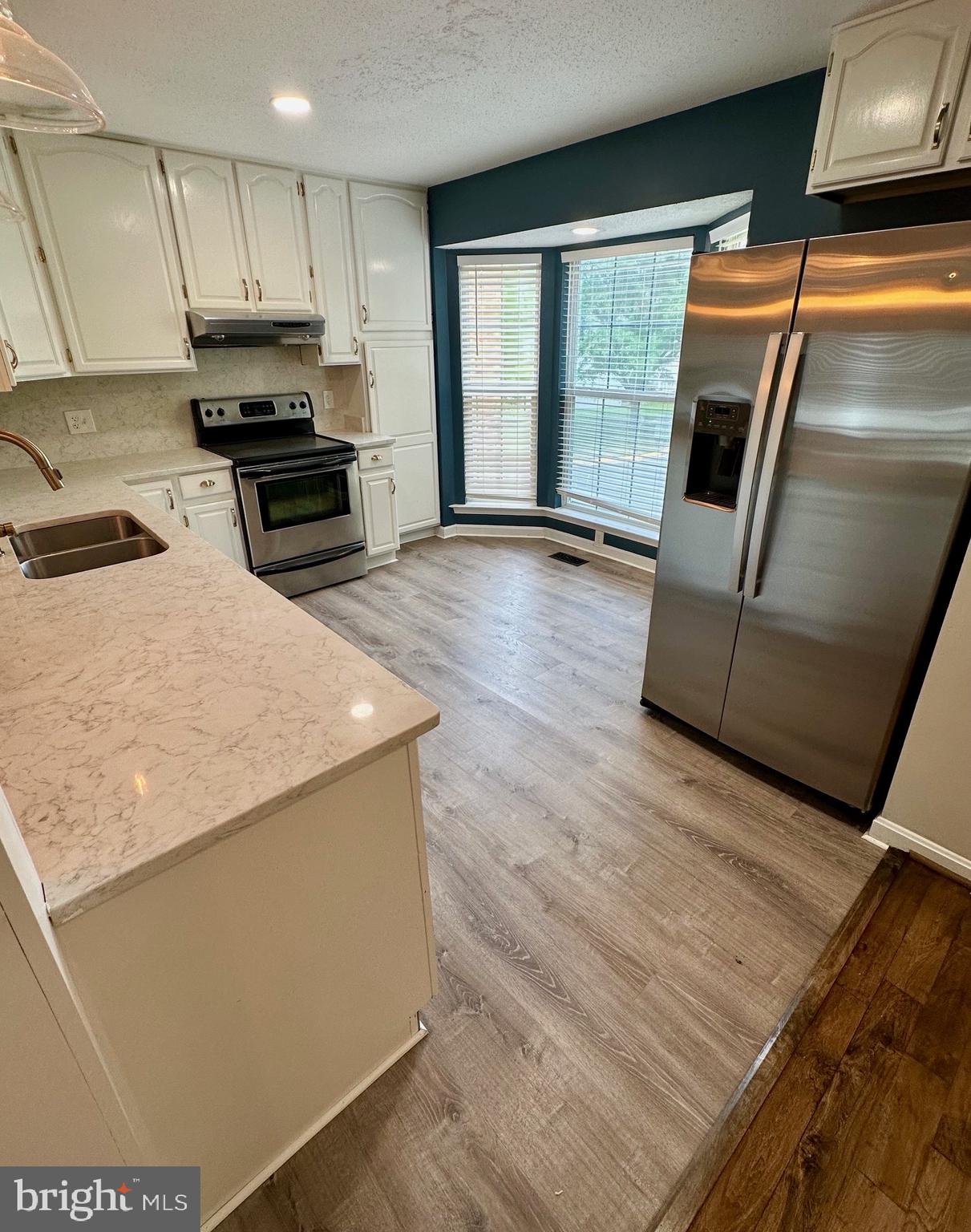 STONE RIVER - Residential Lease