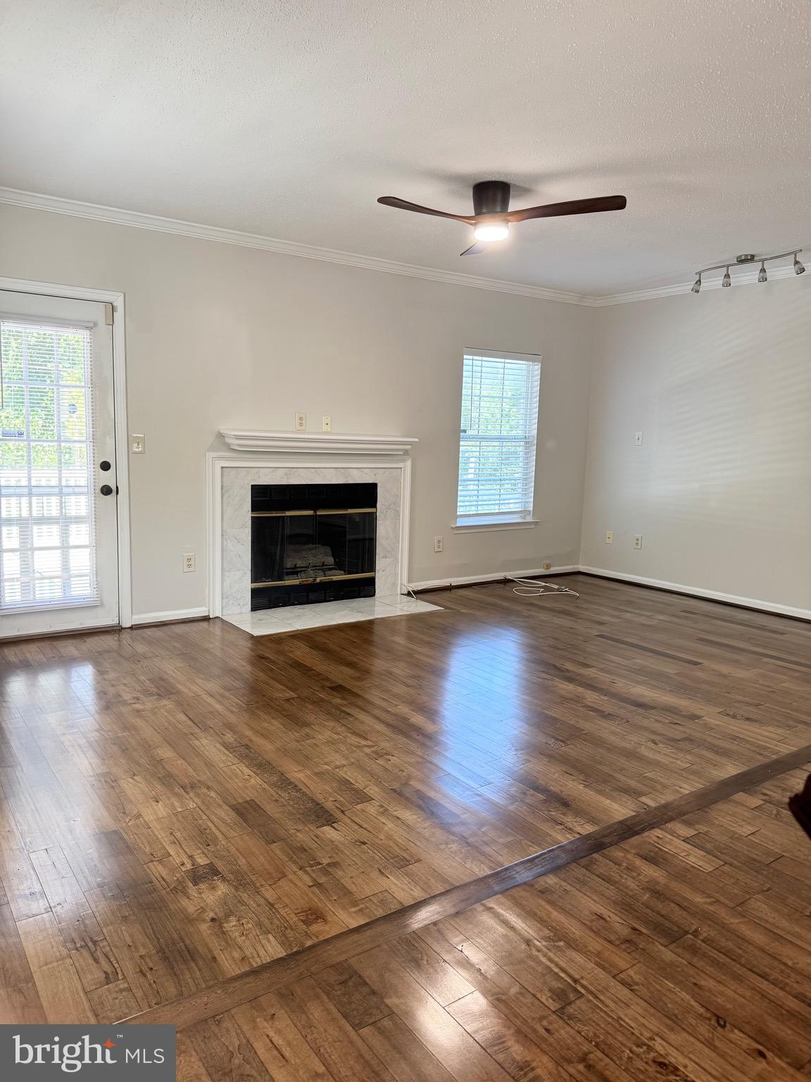 STONE RIVER - Residential Lease