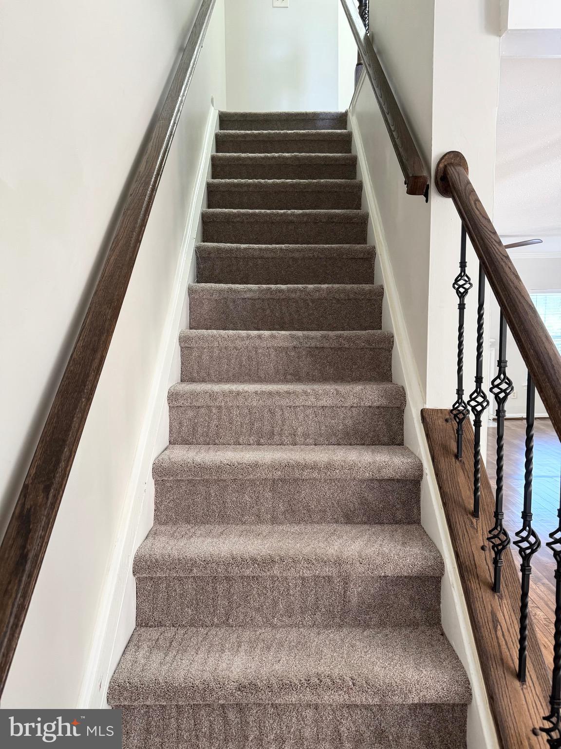 STONE RIVER - Residential Lease
