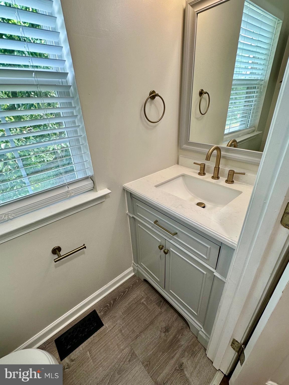 STONE RIVER - Residential Lease