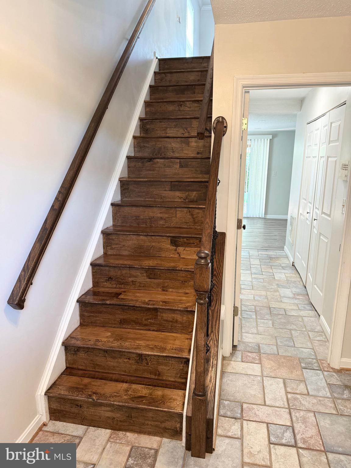 STONE RIVER - Residential Lease