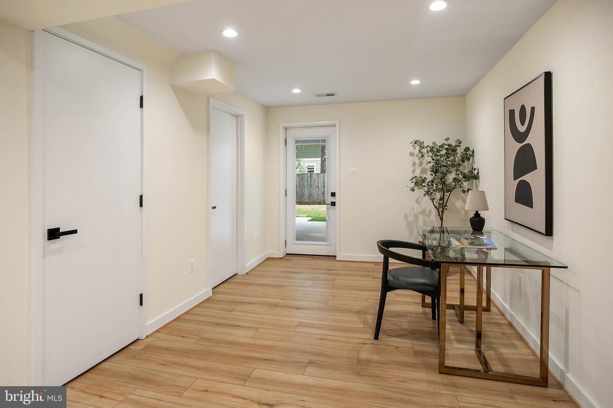 ARLINGTON HEIGHTS - Residential