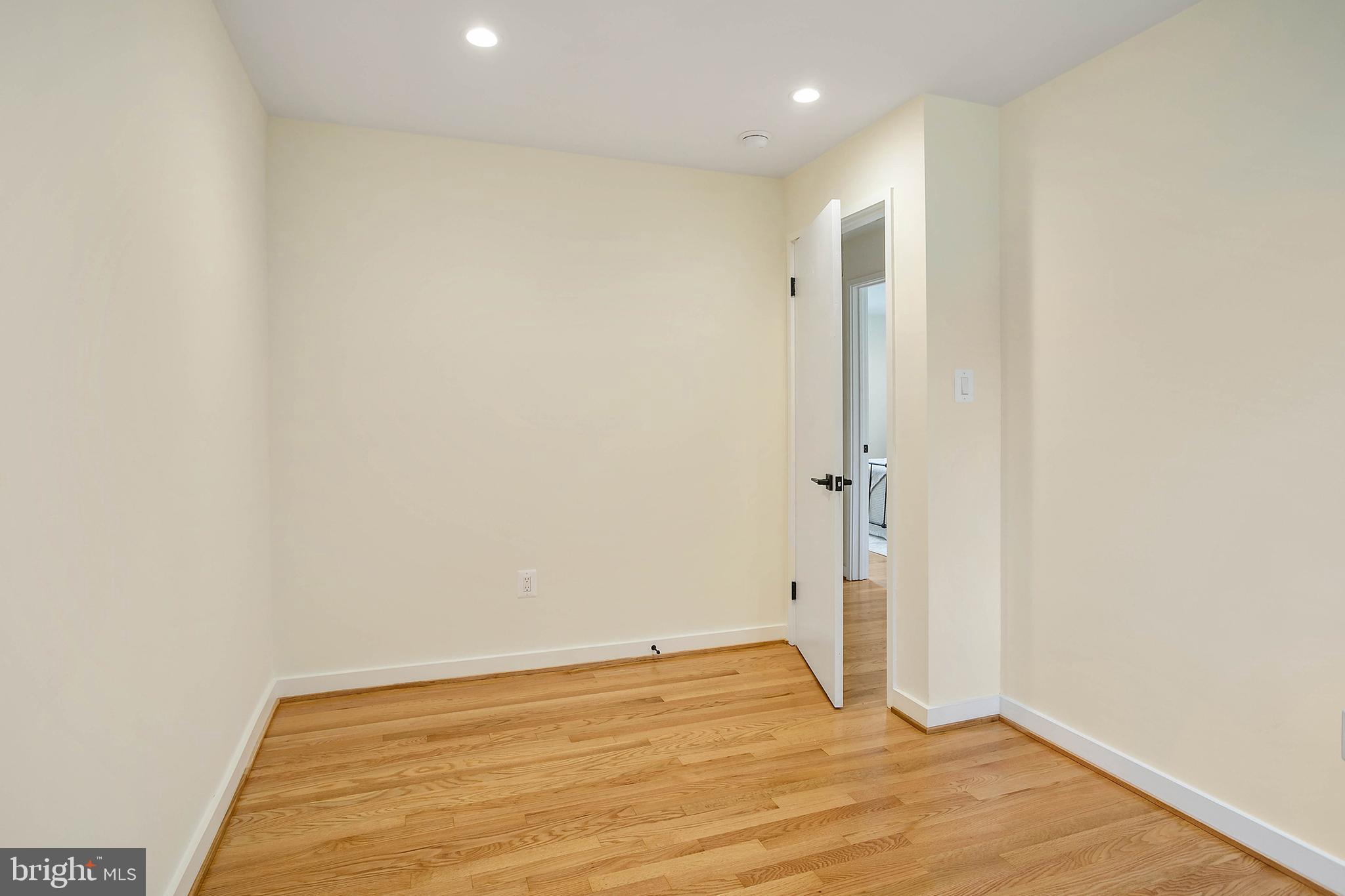 ARLINGTON HEIGHTS - Residential