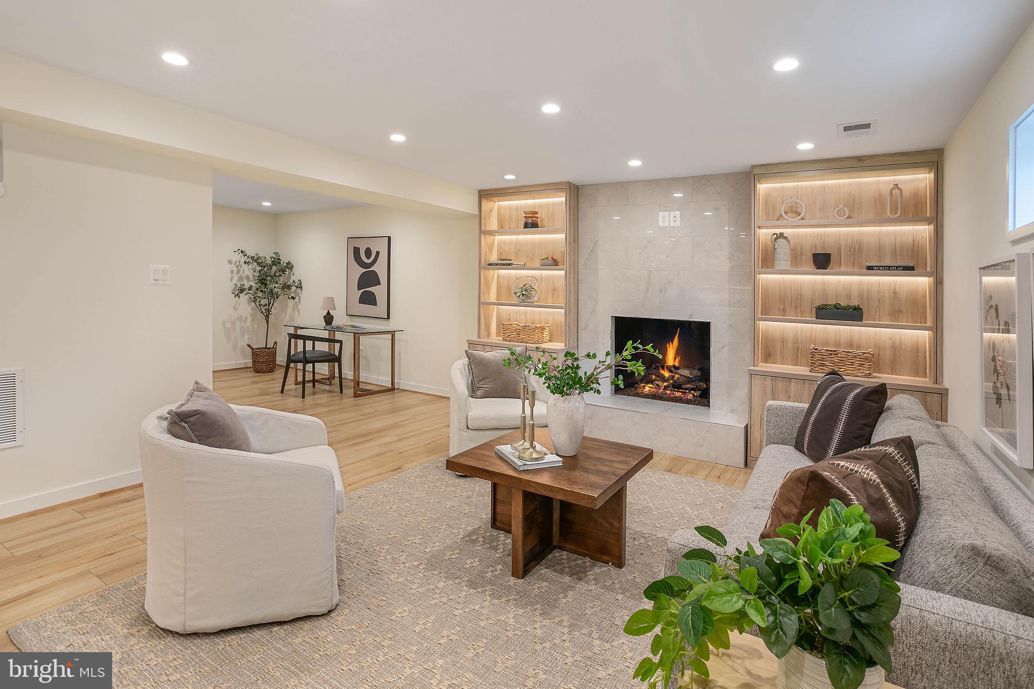 ARLINGTON HEIGHTS - Residential