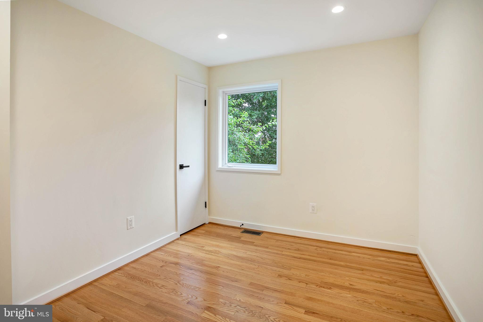 ARLINGTON HEIGHTS - Residential