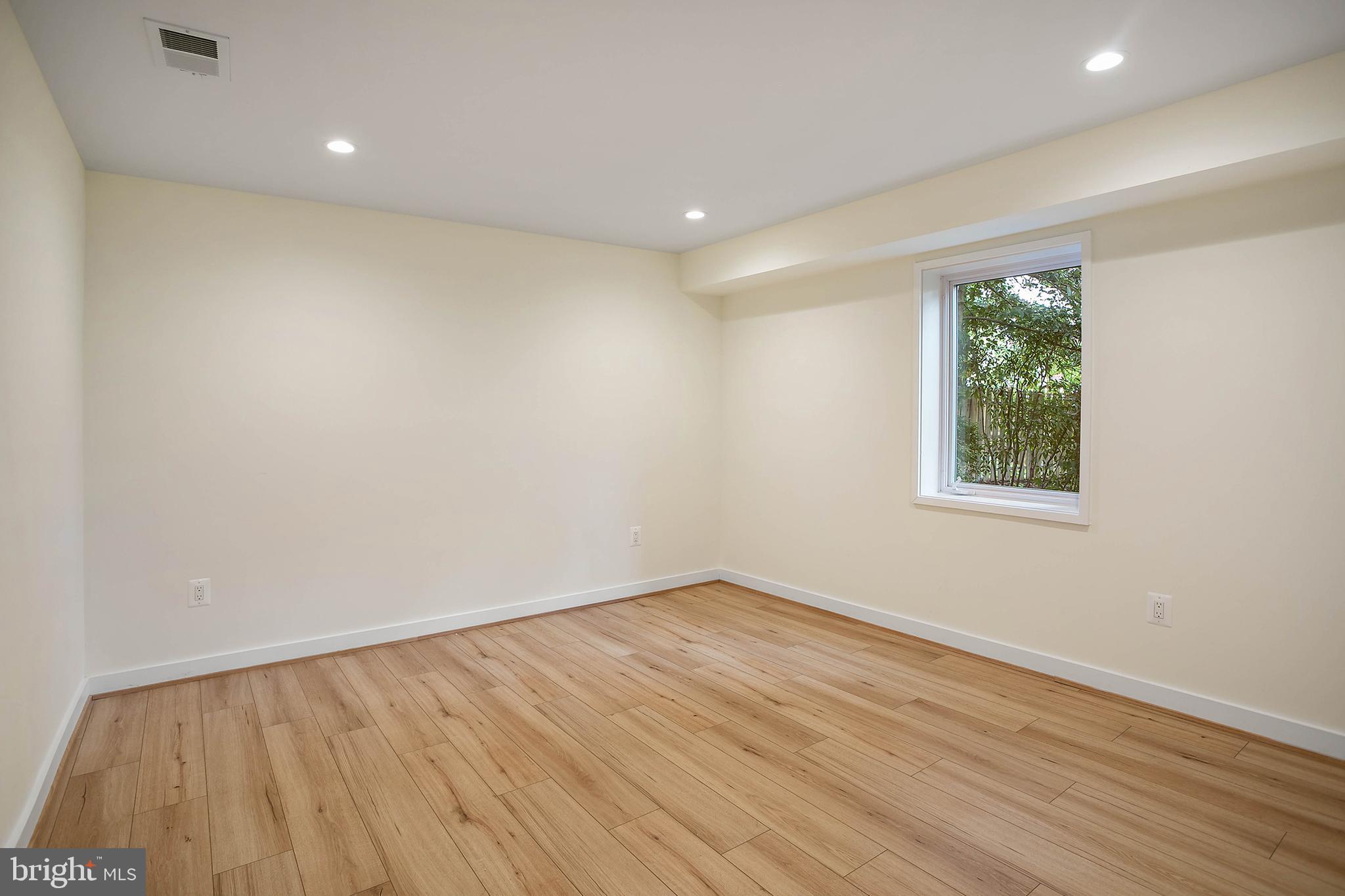 ARLINGTON HEIGHTS - Residential