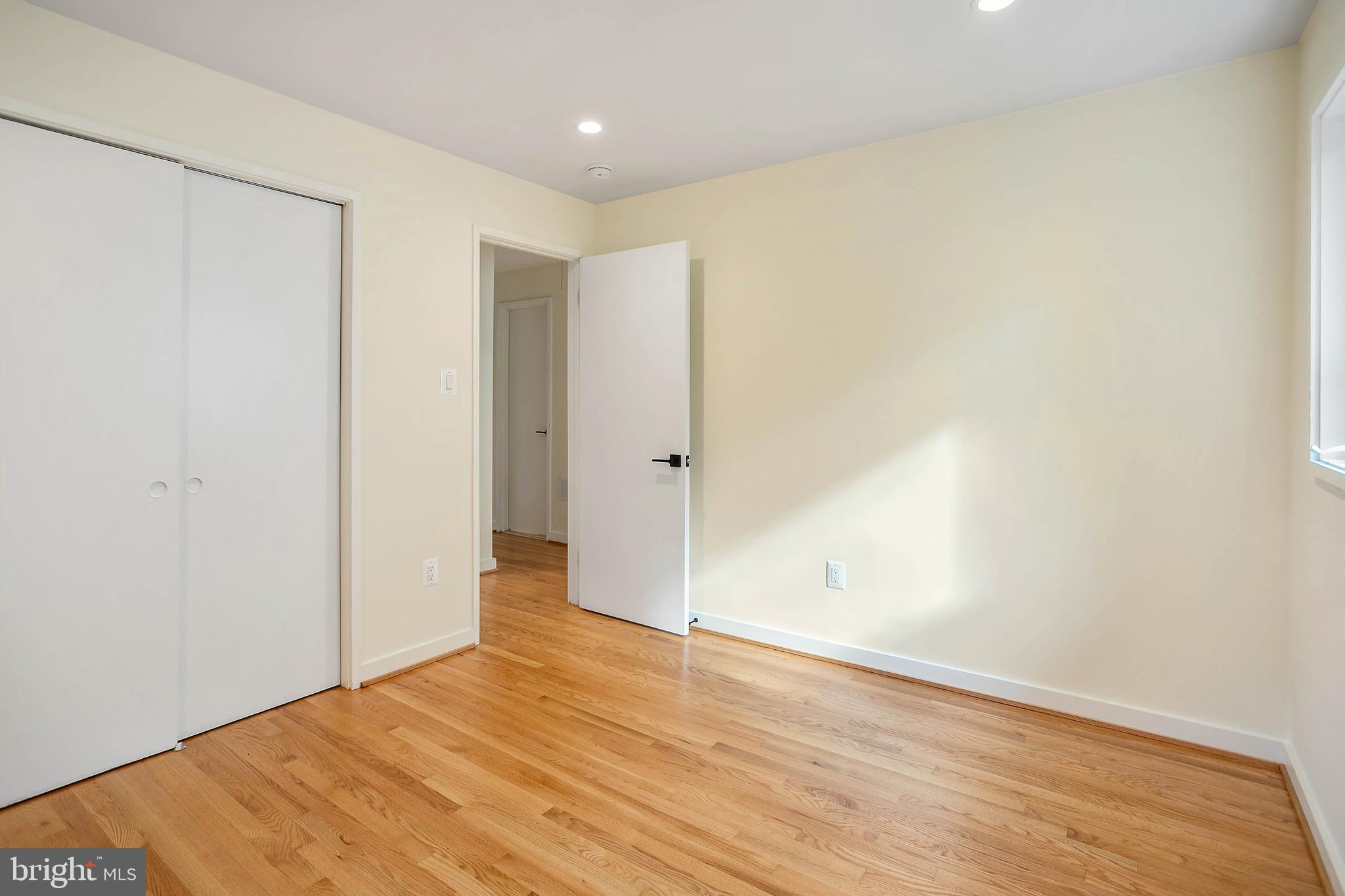 ARLINGTON HEIGHTS - Residential