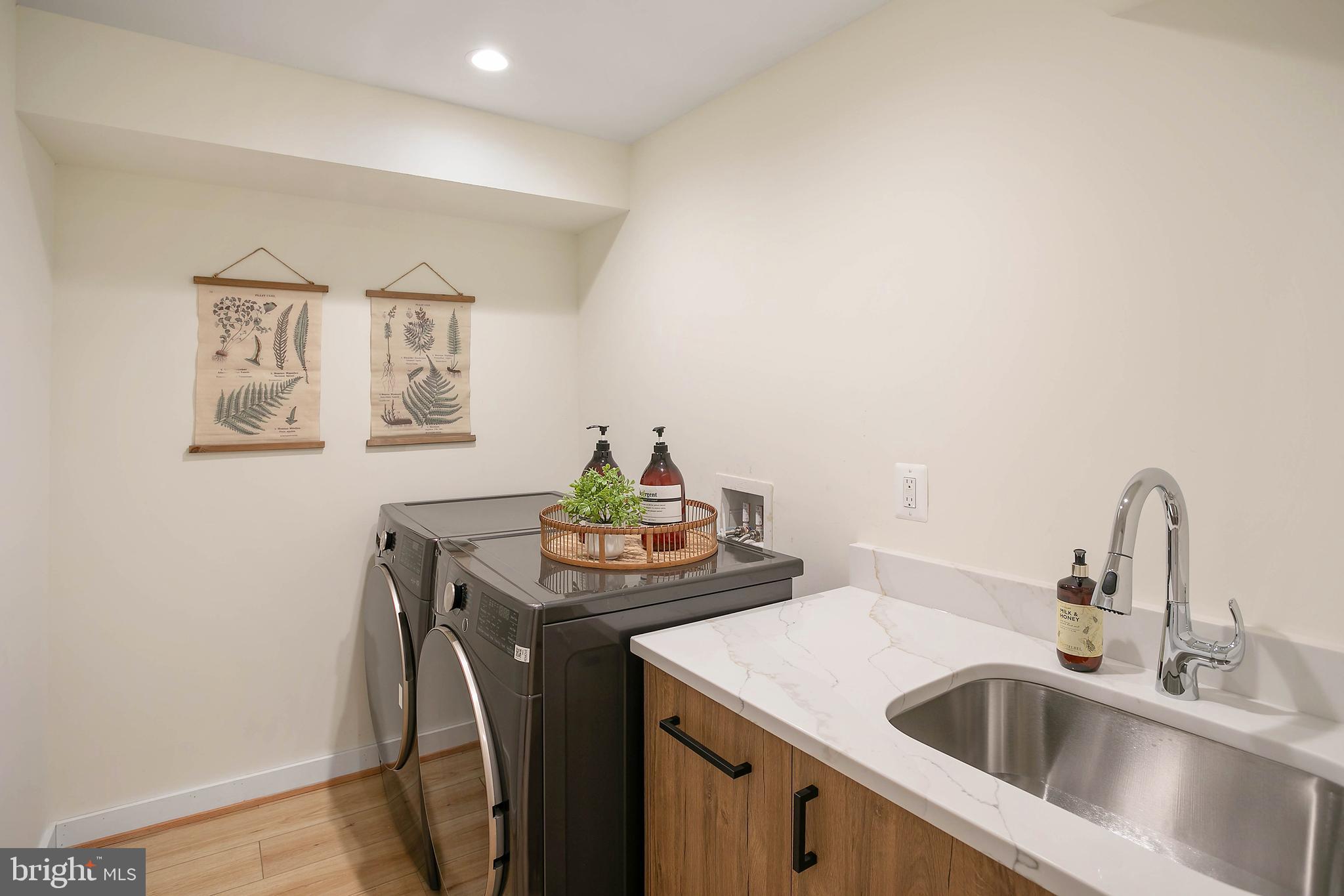 ARLINGTON HEIGHTS - Residential