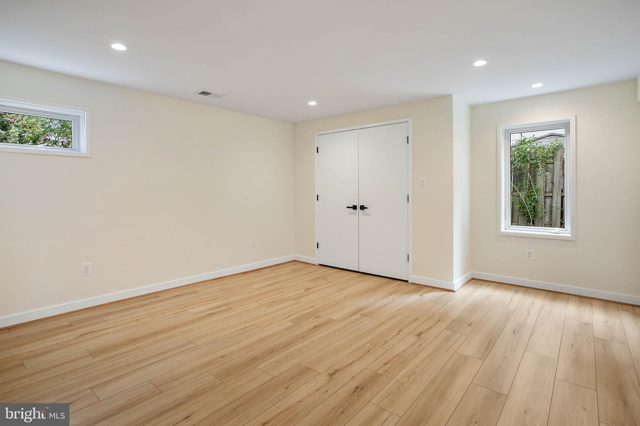 ARLINGTON HEIGHTS - Residential