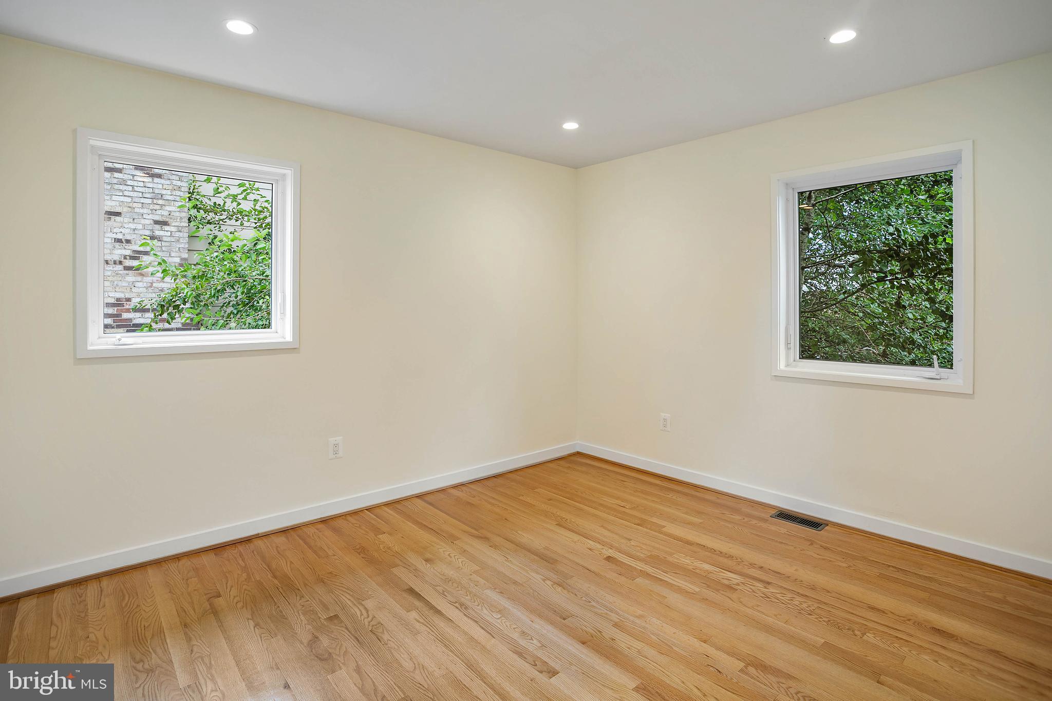 ARLINGTON HEIGHTS - Residential