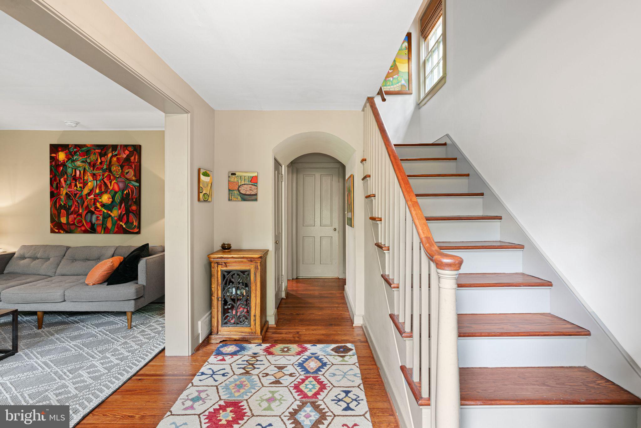 427 HOPKINS LANE