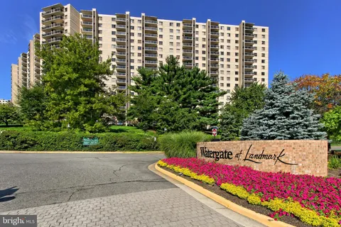 307 Yoakum Parkway Unit 415, Alexandria, VA 22304 - MLS#: VAAX2043728
