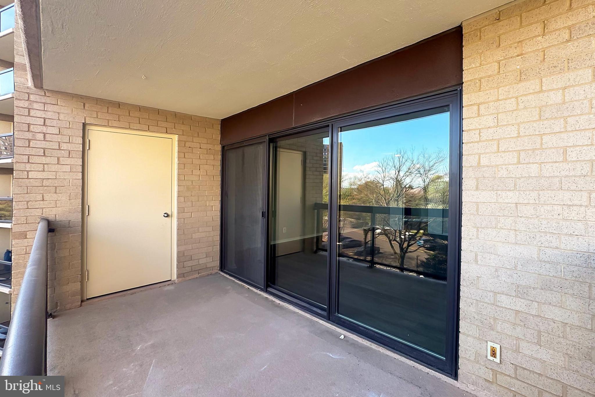 WATERGATE AT LANDMARK - Residential