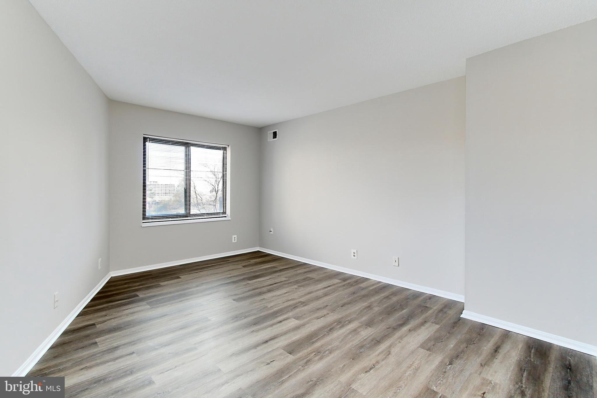 WATERGATE AT LANDMARK - Residential