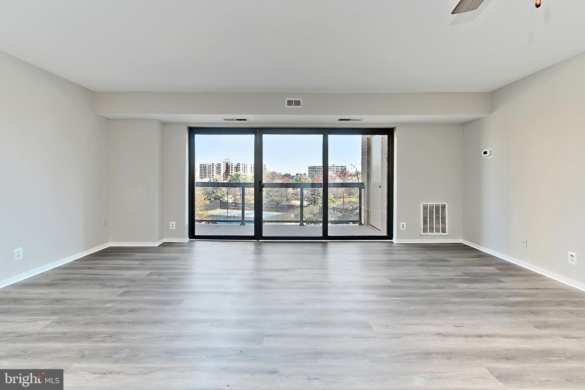 WATERGATE AT LANDMARK - Residential