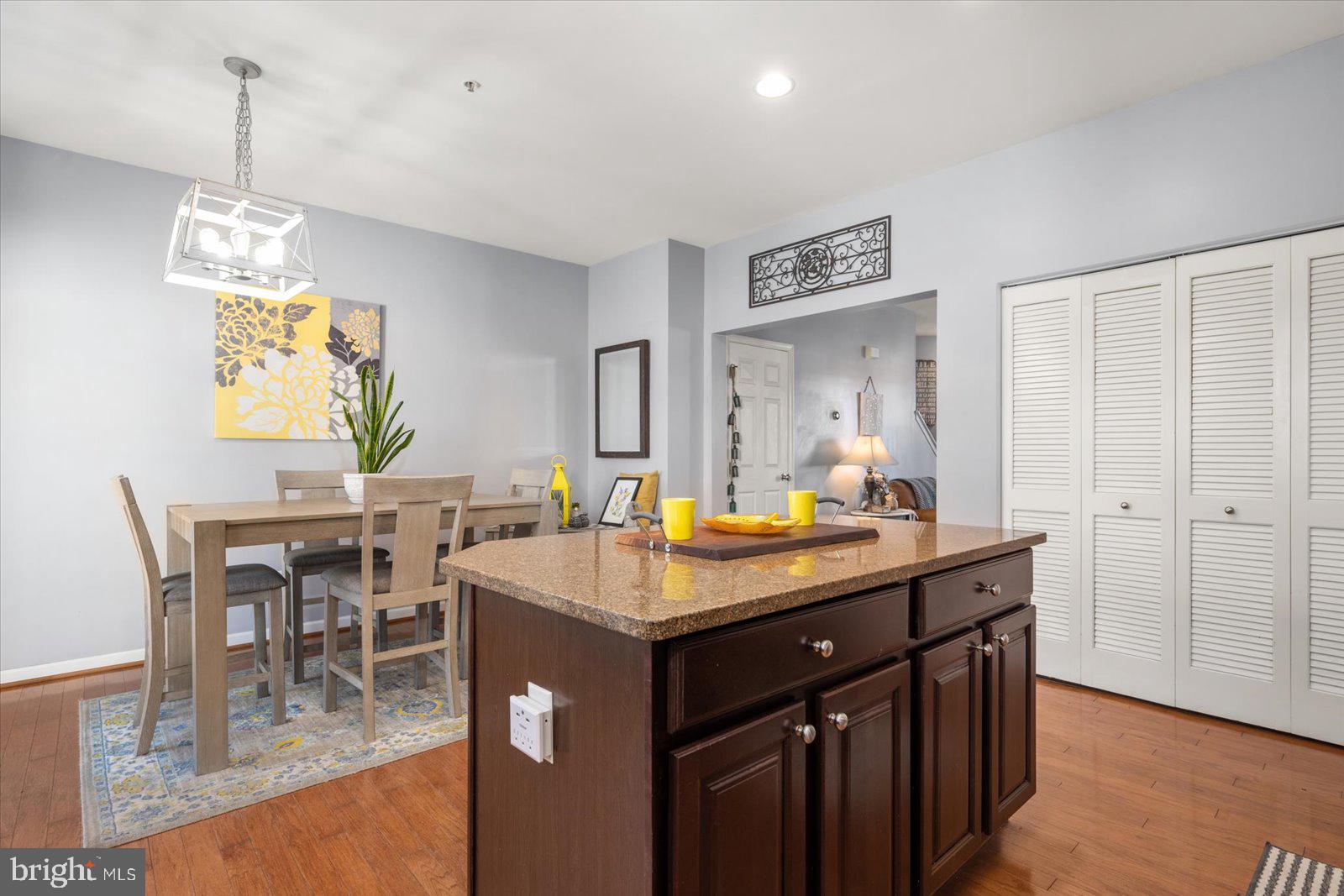 CEDAR COMMONS - Residential