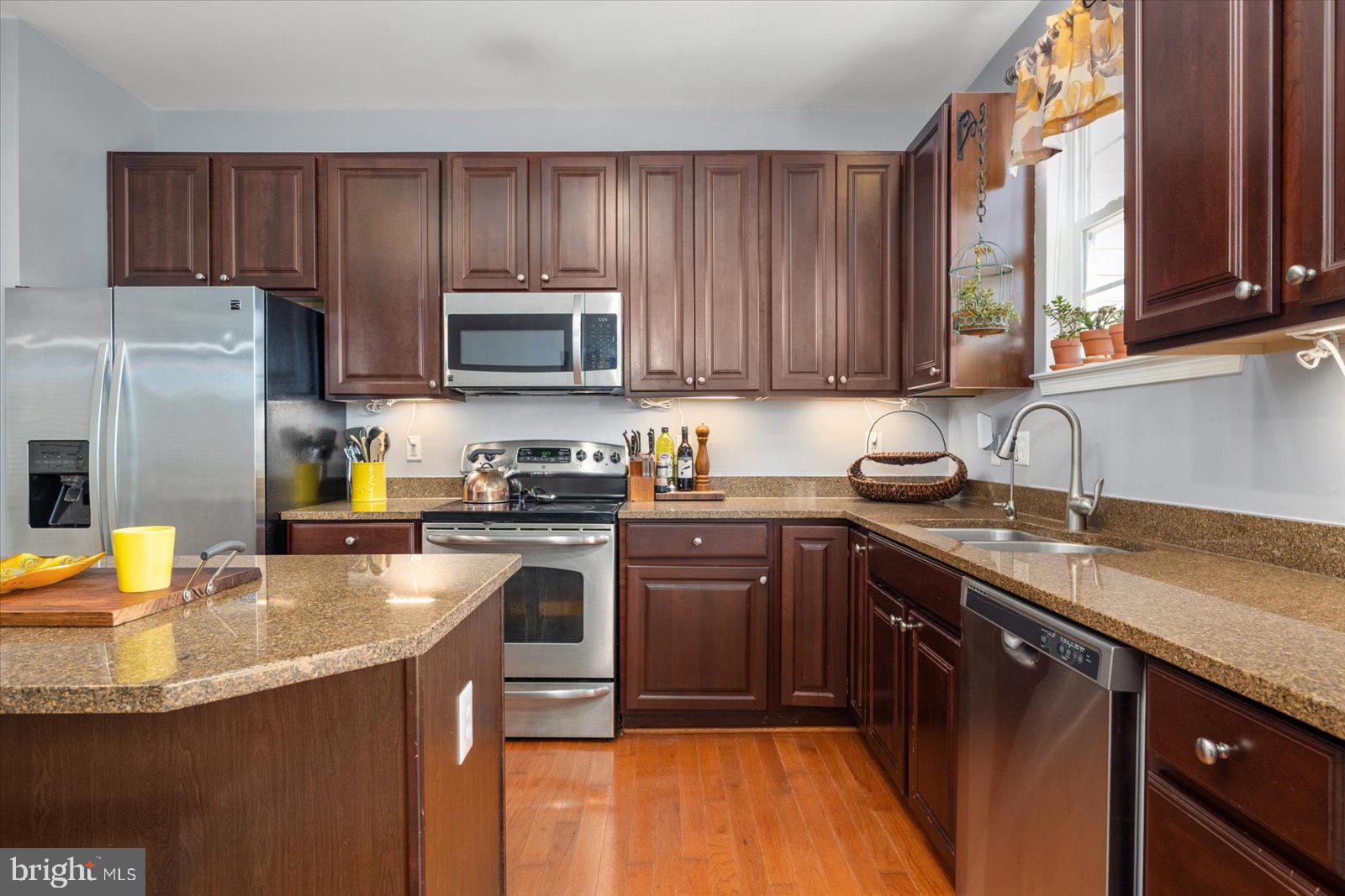 CEDAR COMMONS - Residential