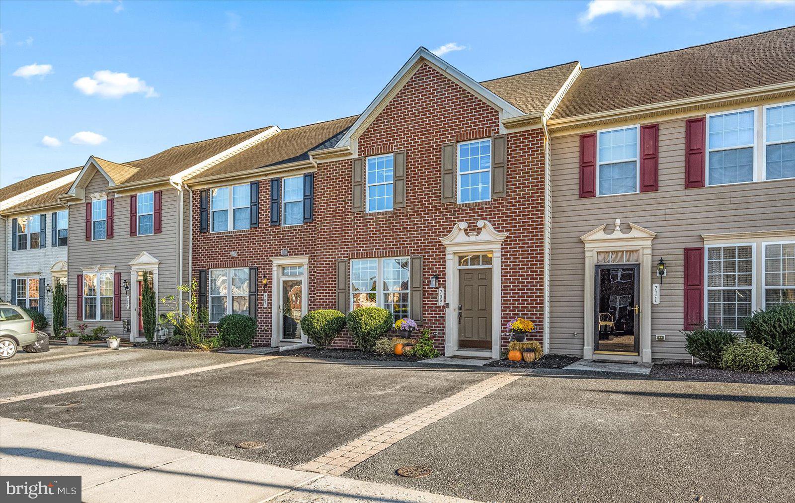 CEDAR COMMONS - Residential