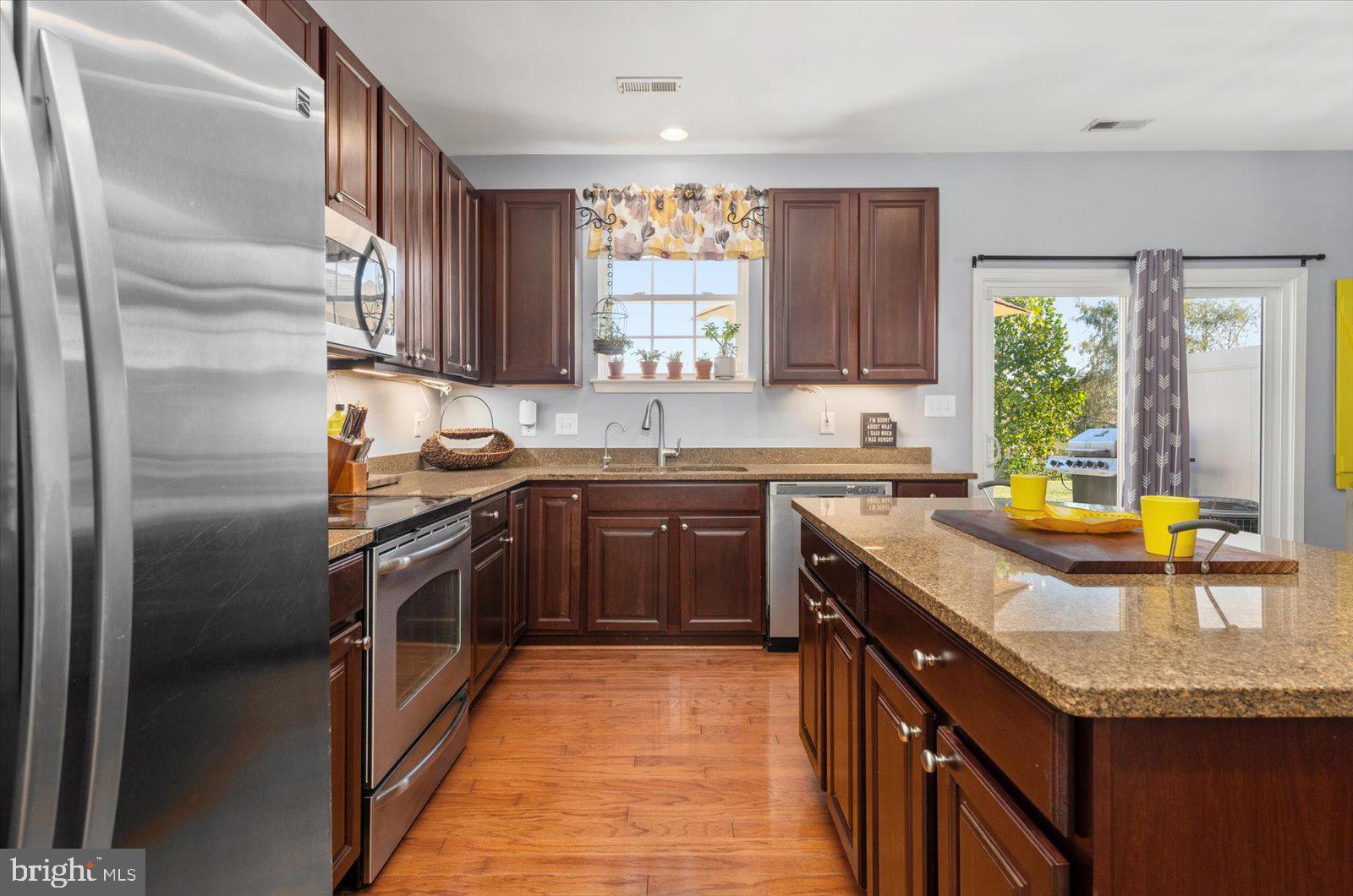 CEDAR COMMONS - Residential