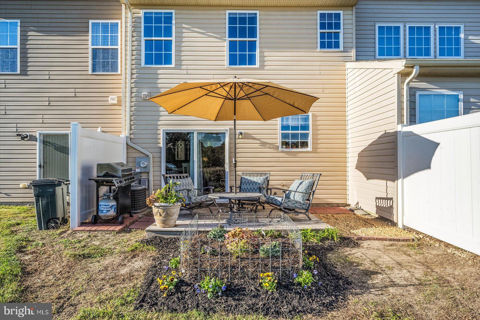 CEDAR COMMONS - Residential